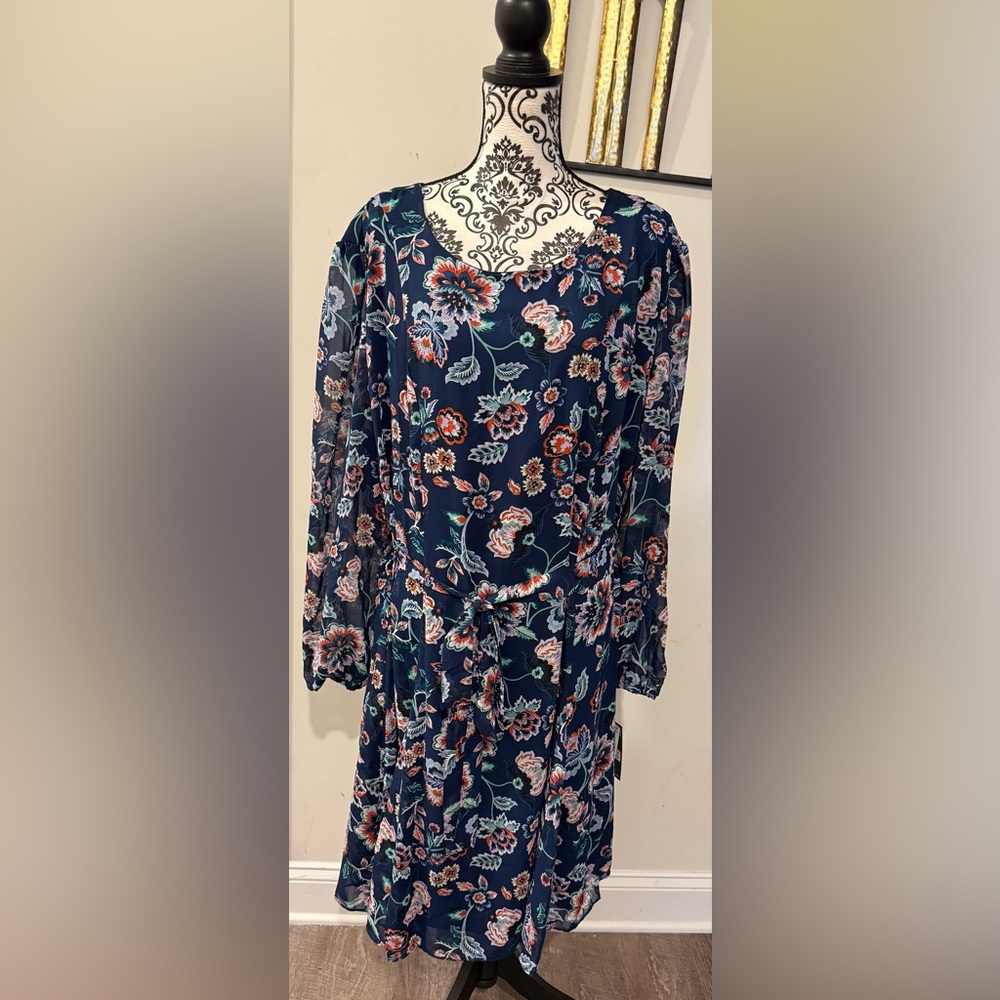 Julia Jordan Navy Floral Dress